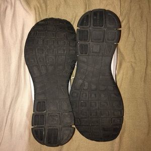 Nike Shoes - Nike running shoe Nike Shoes - Nike running shoe